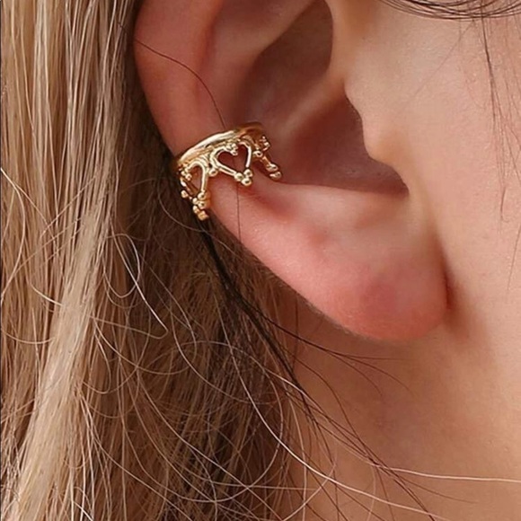 Gold 1pc Crown Ear Cuff - Picture 1 of 2
